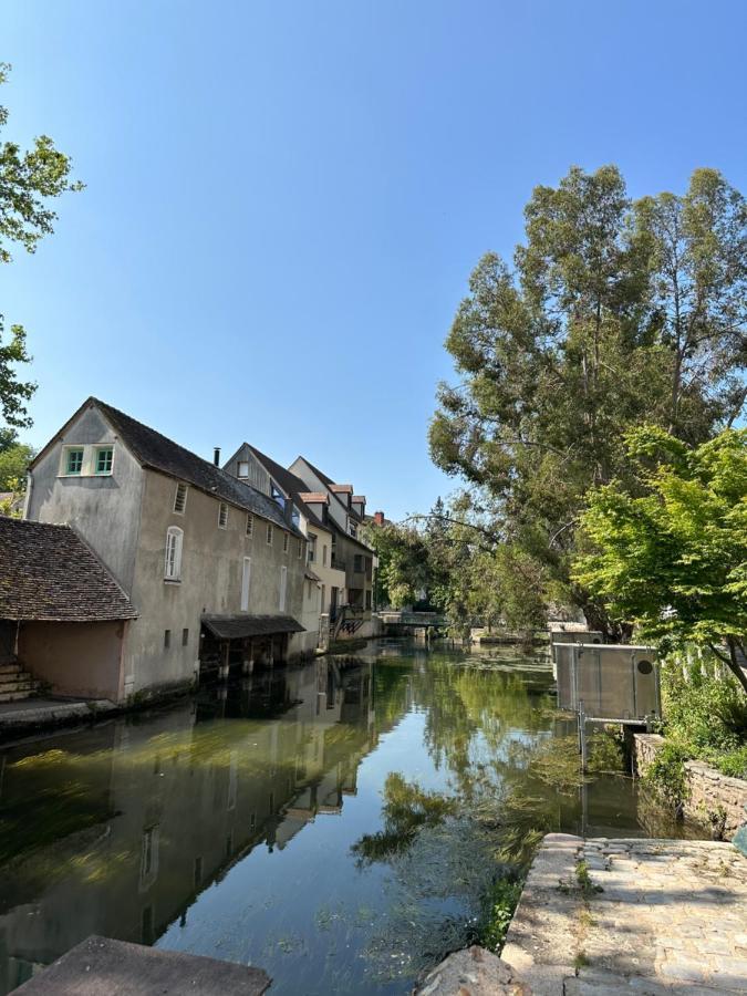 Appartement Bords De L'Eure Charmant Studio شارتر المظهر الخارجي الصورة